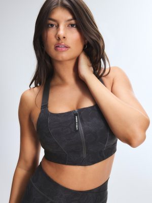 Cool Curves High-Impact Zip-Up Sports Bra