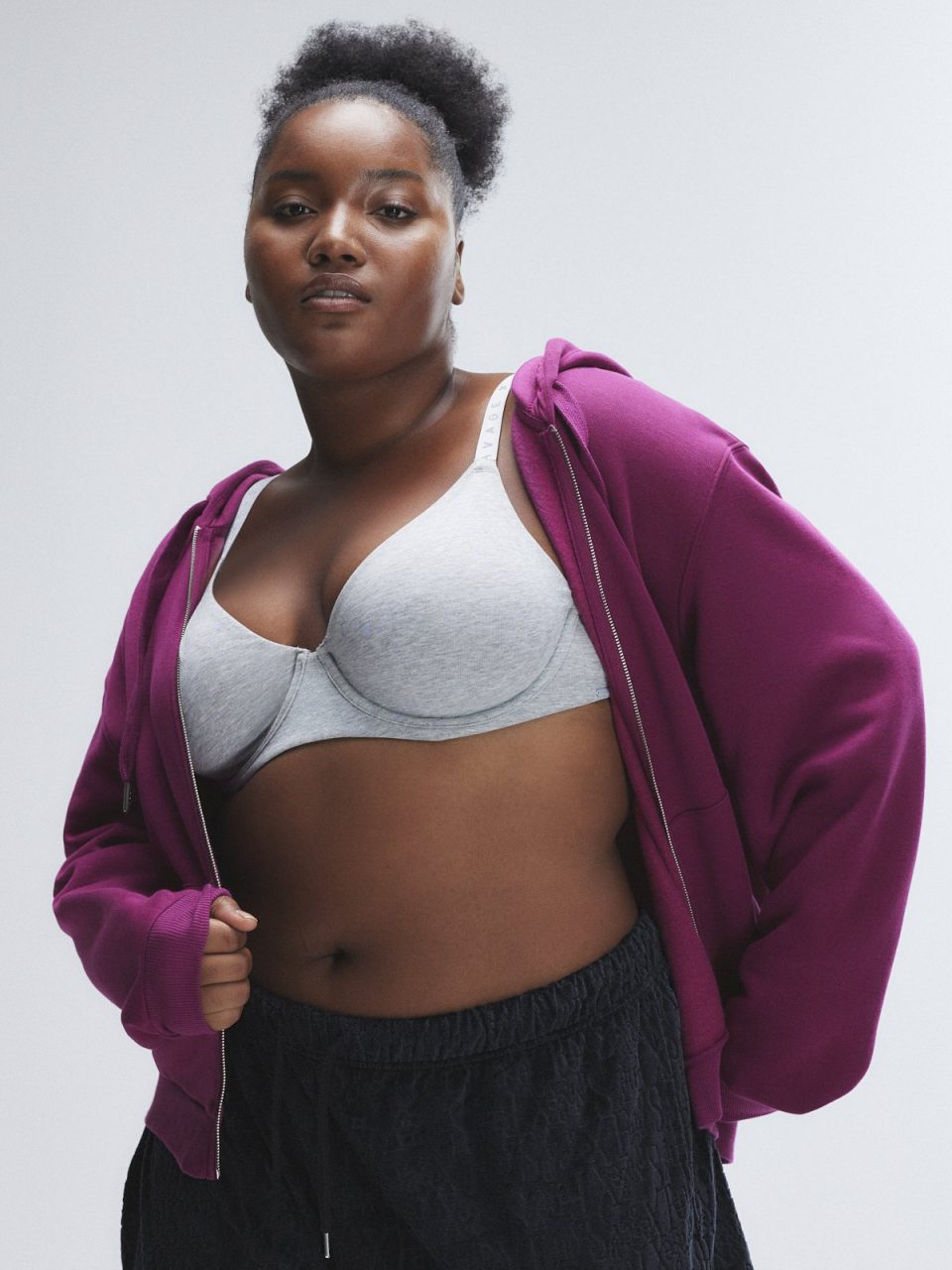 Essential Fleece Logo Graphic Zip-Up Hoodie