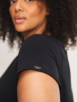 Light Layer Crossover Crewneck Tee