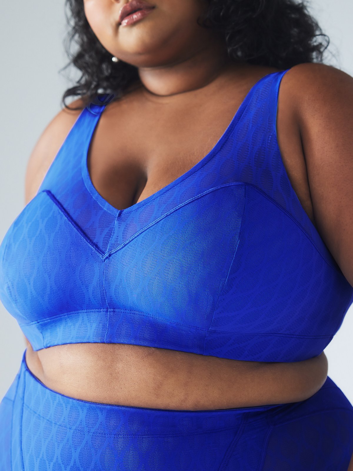 PEAK-PERFORMANCE-LOW-IMPACT-MESH-SPORTS-BRA-SV2353948-4482-LAYDOWN-1200×1600