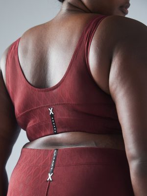 Peak Performance Low-Impact X Mesh Sports Bra