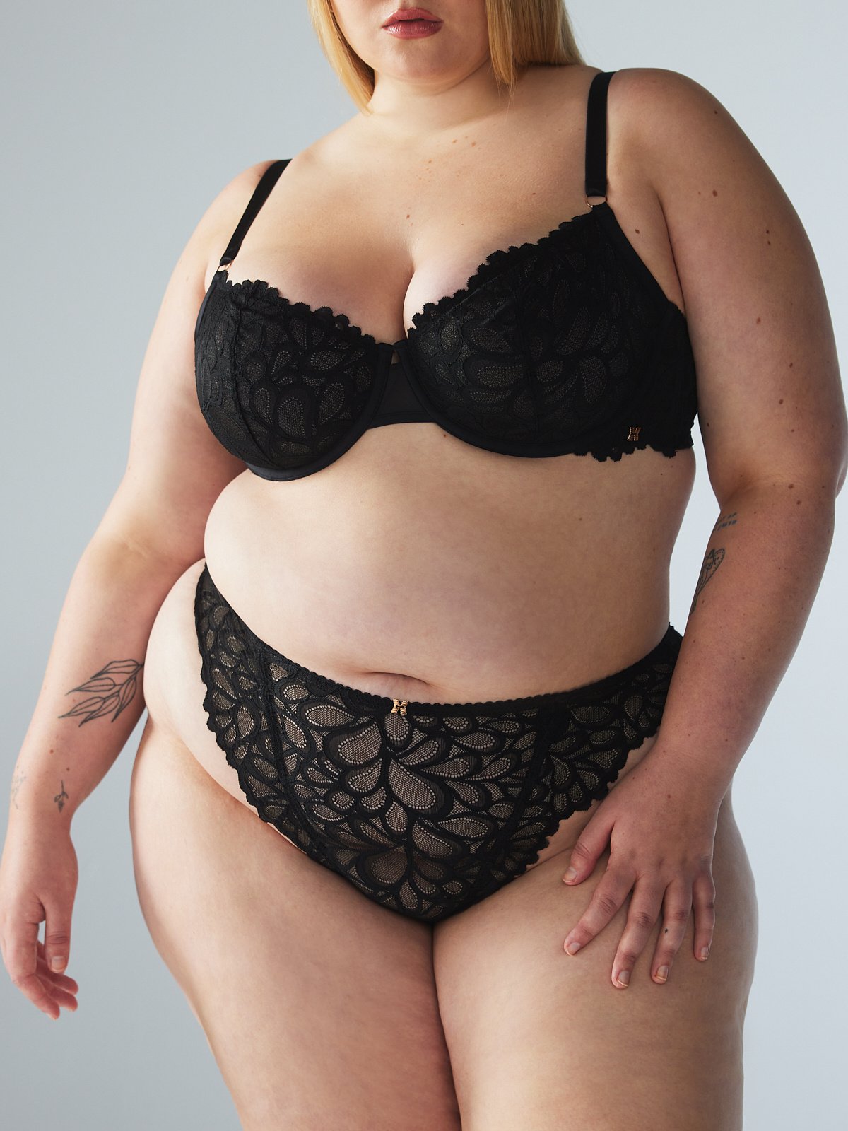 SAVAGE-NOT-SORRY-HIGH-LEG-LACE-BRAZILIAN-UD2042965-0687-2-1200×1600