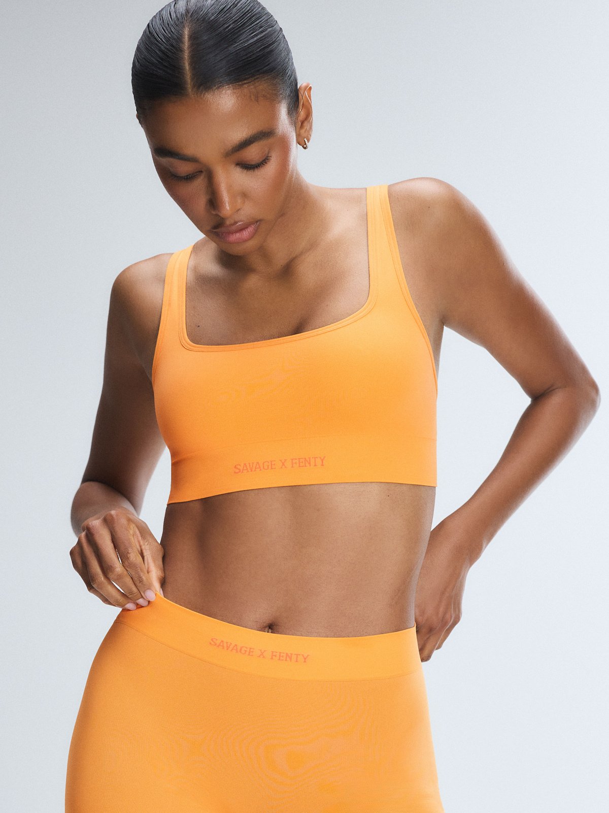 SEAMLESS-SCOOP-NECK-BRALETTE-BB2357477-13340-1-1200×1600