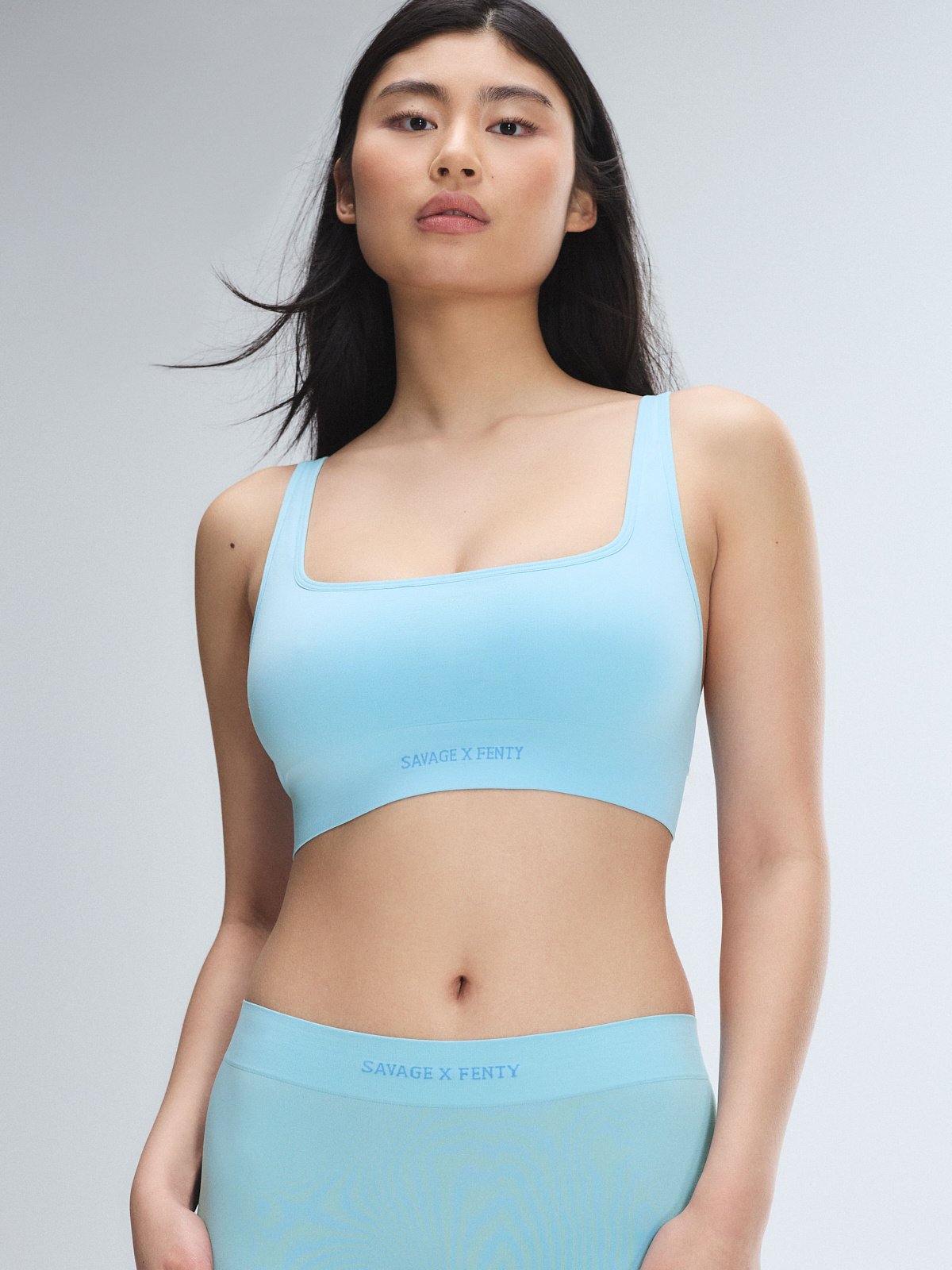 SEAMLESS-SCOOP-NECK-BRALETTE-BB2357477-13485-1-1200×1600