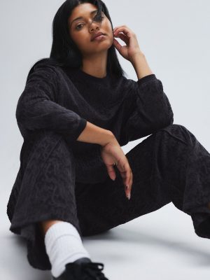 Signature Script Velour Pintuck Pant