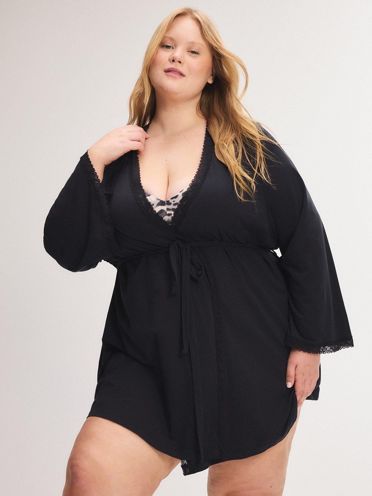 SNUG-HUG-SHORT-ROBE-SQ2459018-1533-1-1200×1600