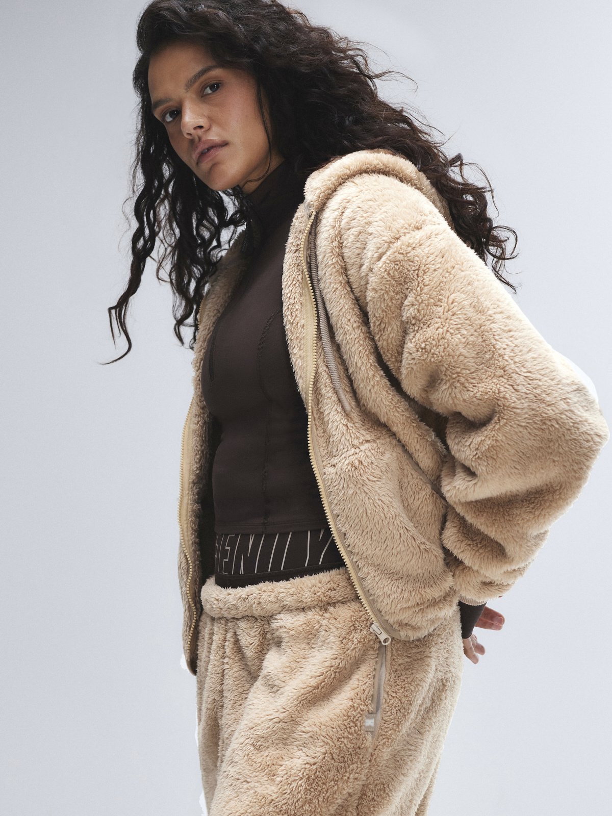 UNDERCOVER-SOFTIE-PLUSH-TEDDY-SWEATPANT-NF2500503-11776-3-1200×1600