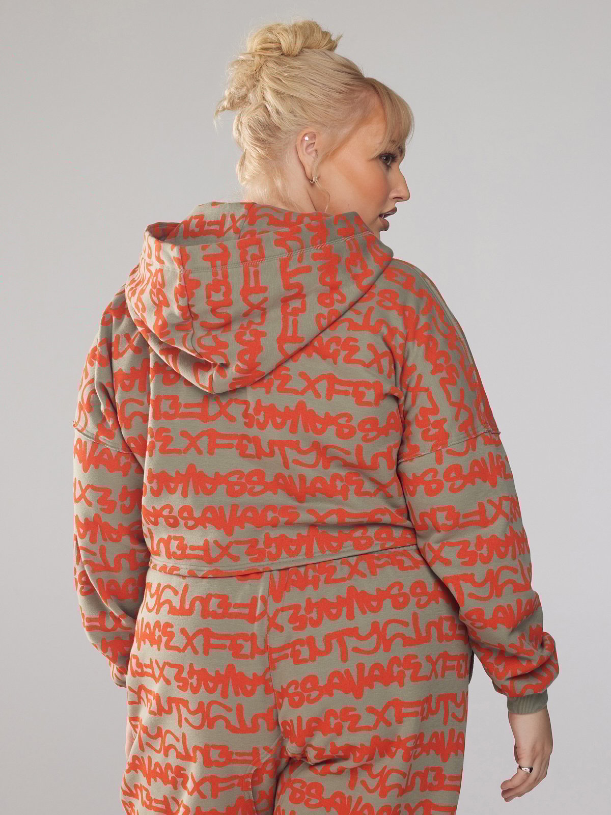 XSSENTIAL-CROPPED-HOODIE-SB2354545-5993-2-1200×1600